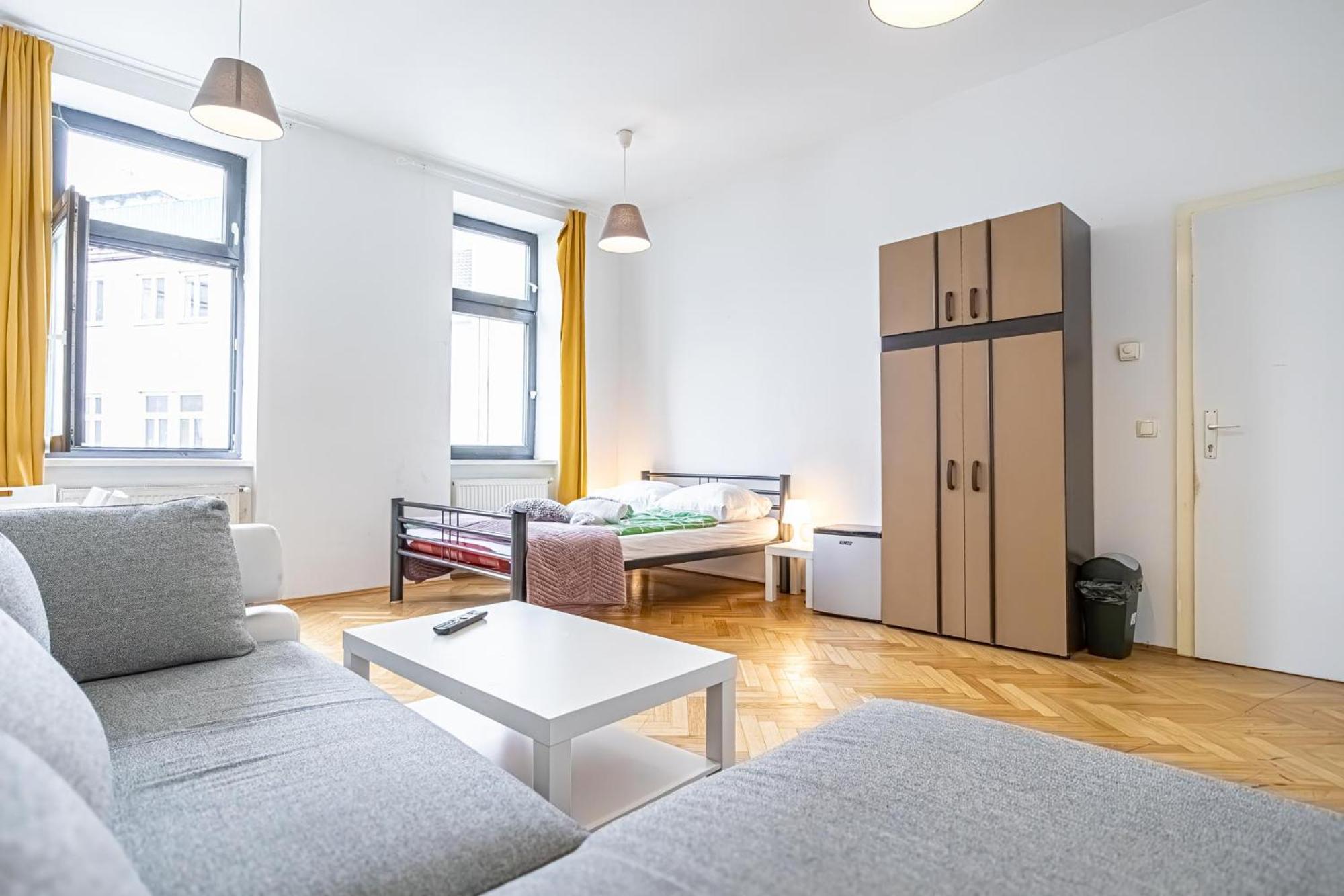 Apartament Near Danube & Millenium Tower - Massive Shared 4br