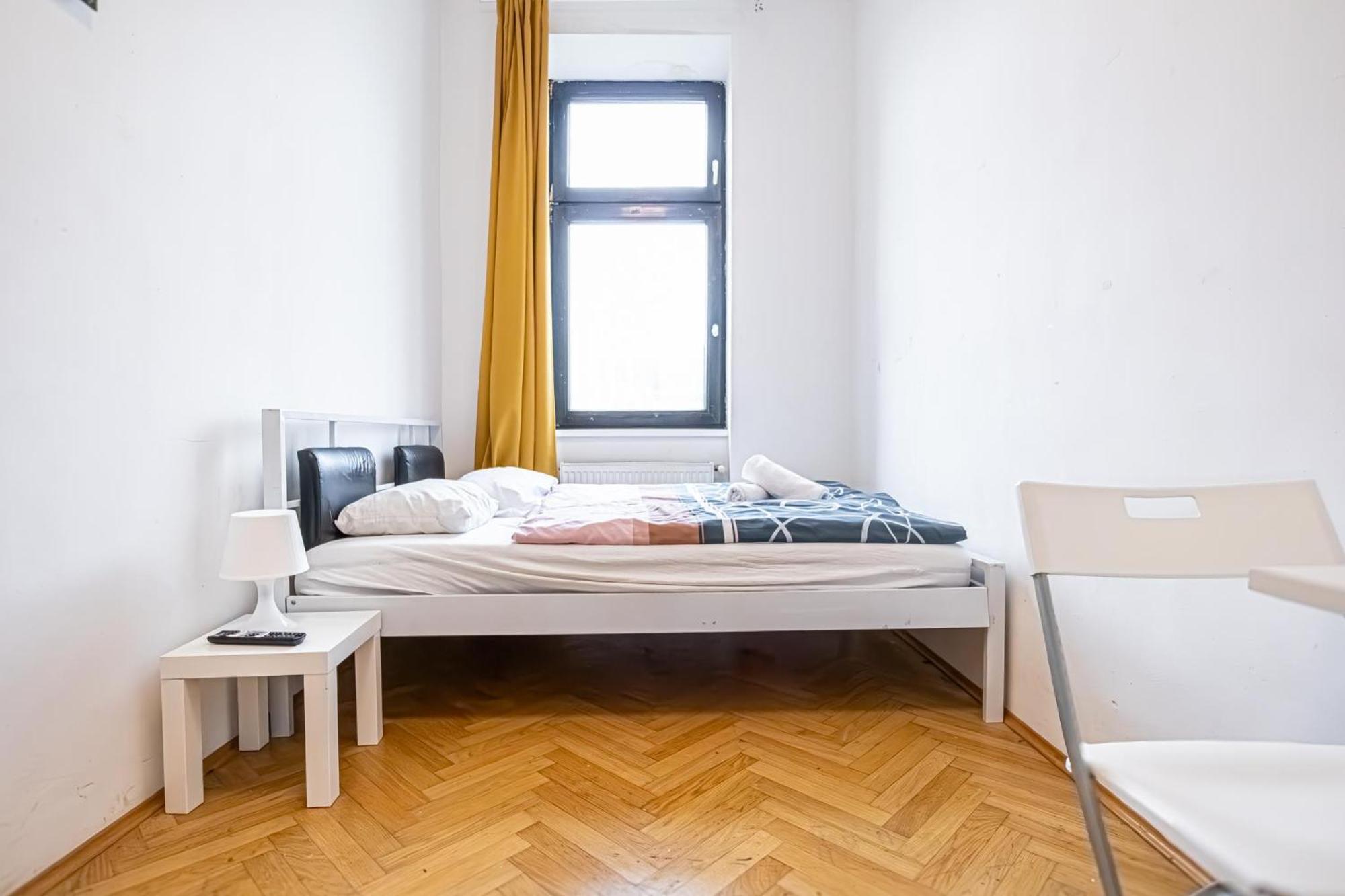 Near Danube & Millenium Tower - Massive Shared 4br Apartament
