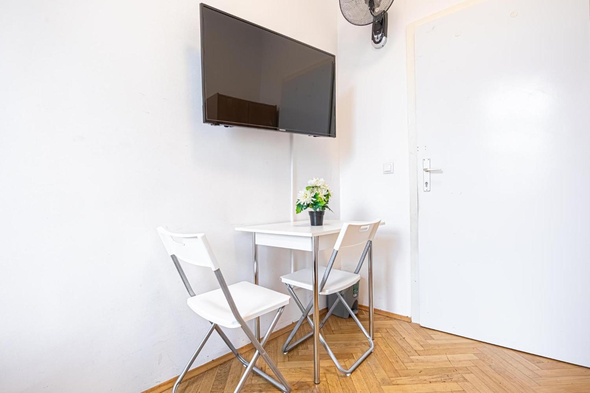Apartament Near Danube & Millenium Tower - Massive Shared 4br