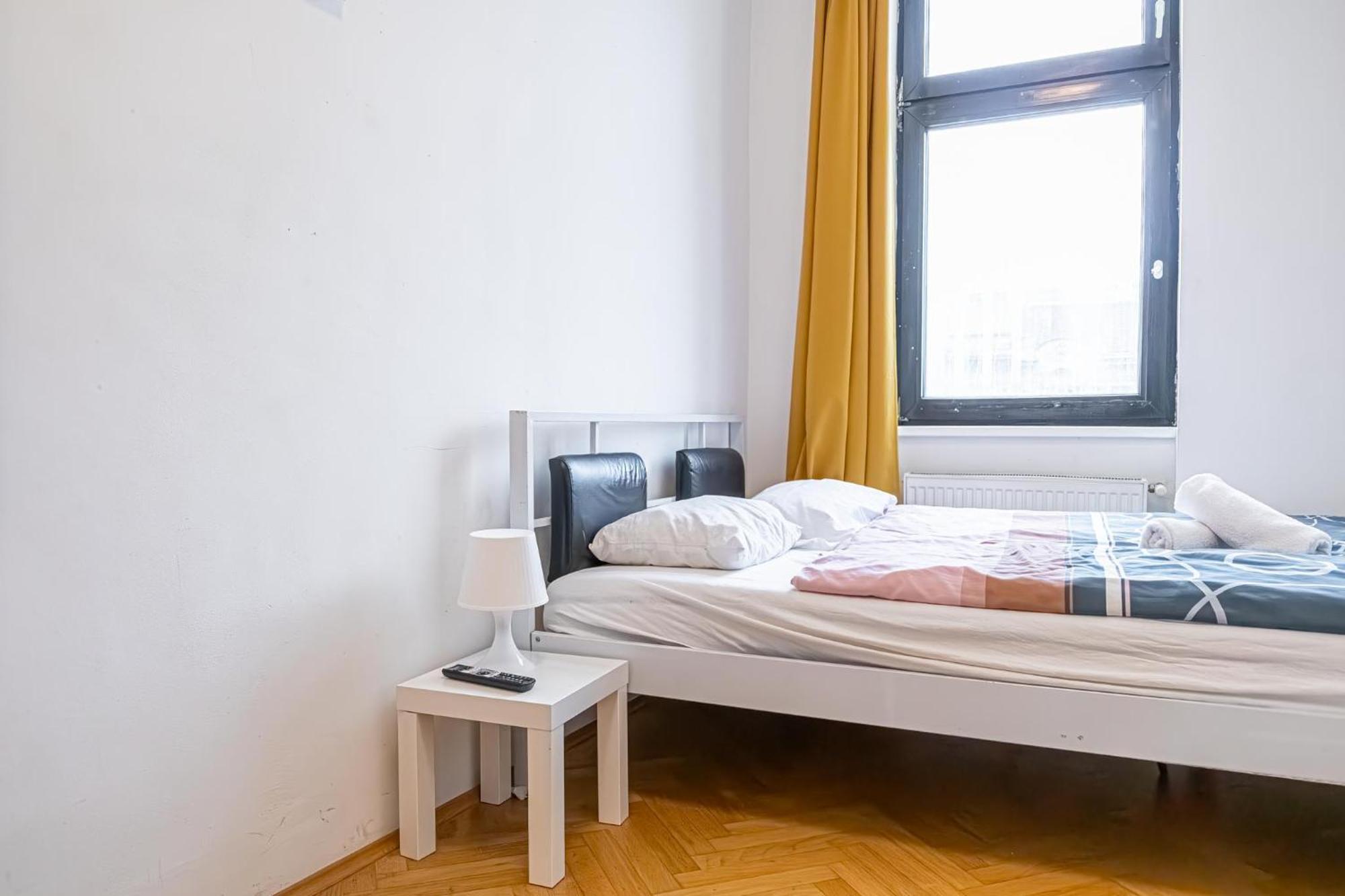 Near Danube & Millenium Tower - Massive Shared 4br Apartament *