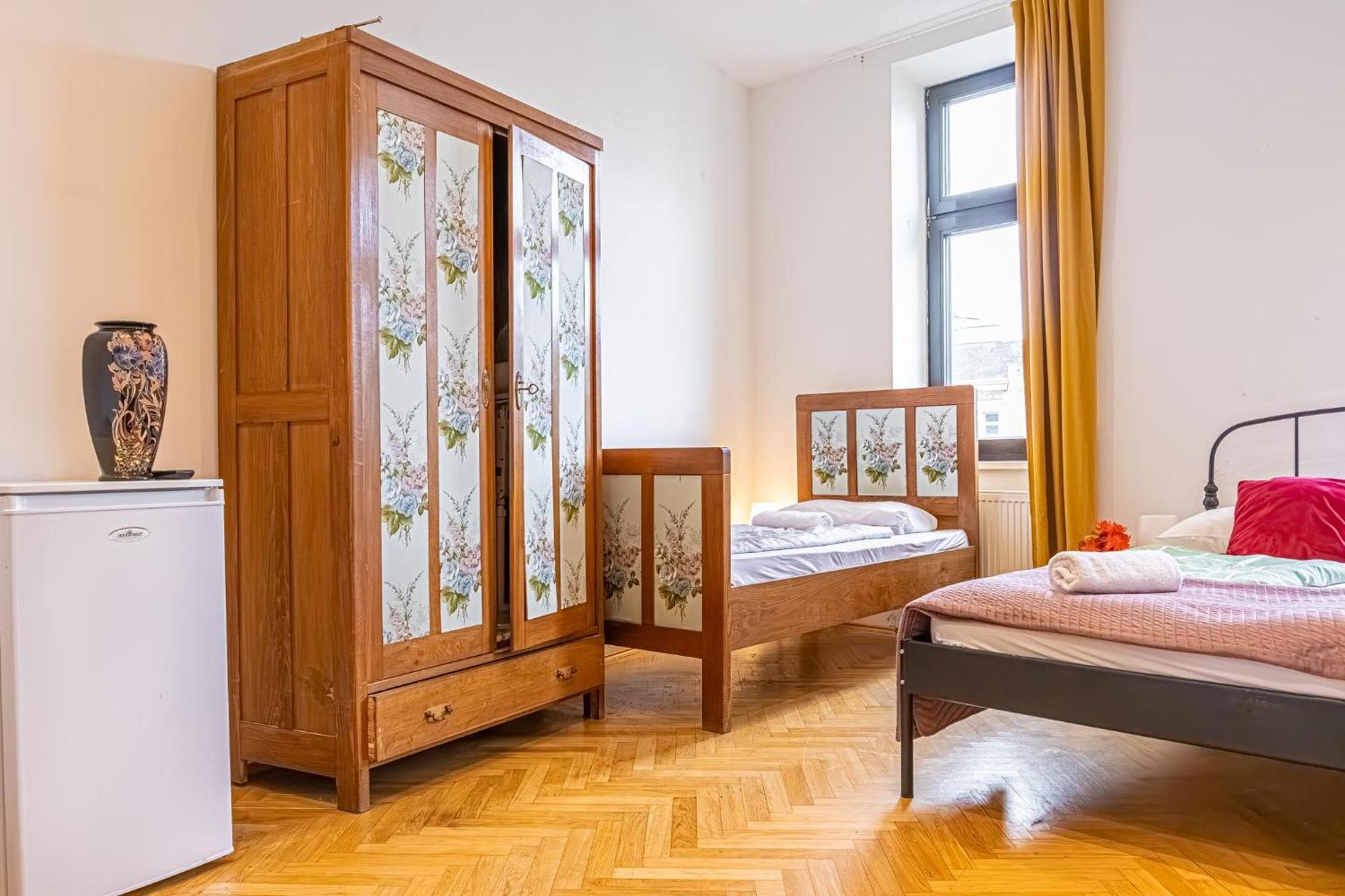 Apartament Near Danube & Millenium Tower - Massive Shared 4br *