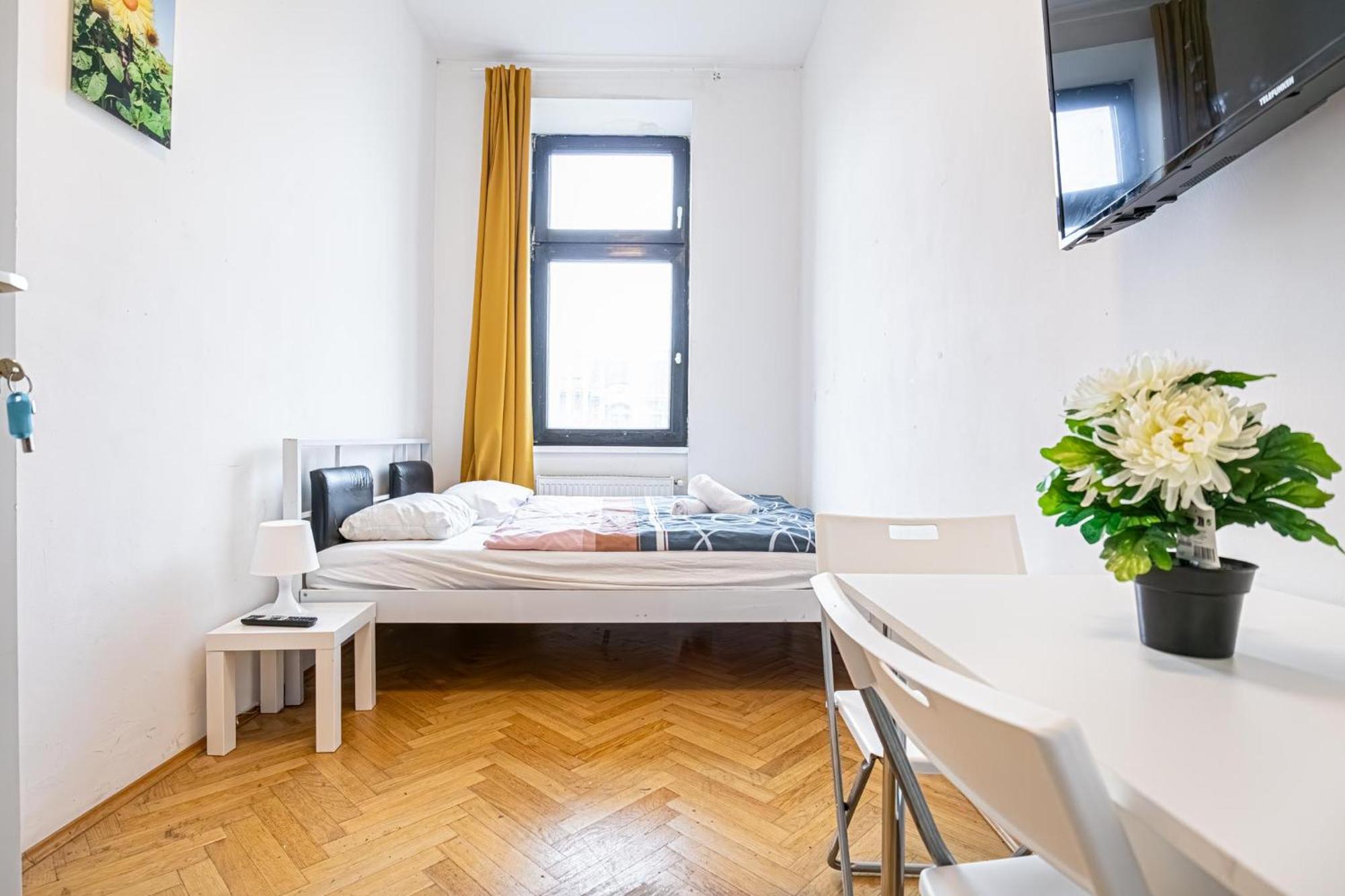 Apartament Near Danube & Millenium Tower - Massive Shared 4br