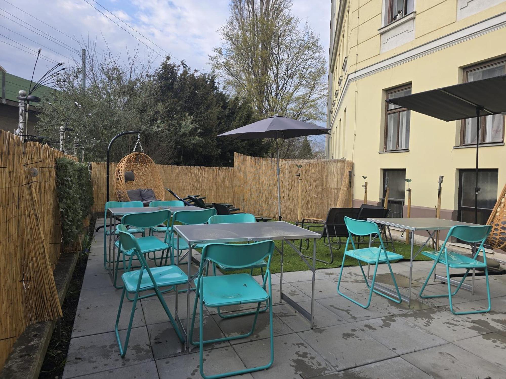 Near Danube & Millenium Tower - Massive Shared 4br Apartament *